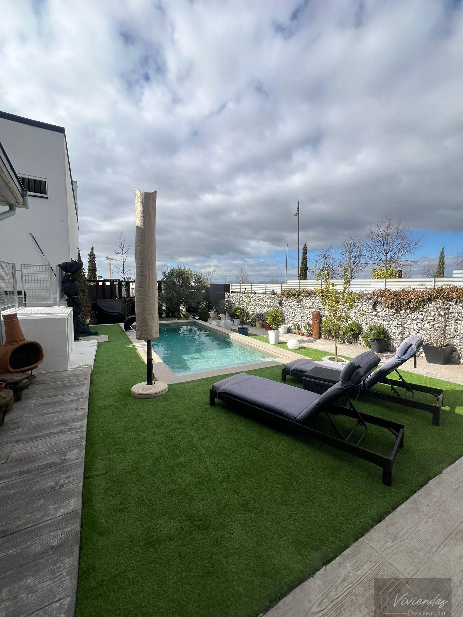 Piscina de Casa o xalet en venda en Boadilla del Monte amb Calefacció, Traster i Alarma