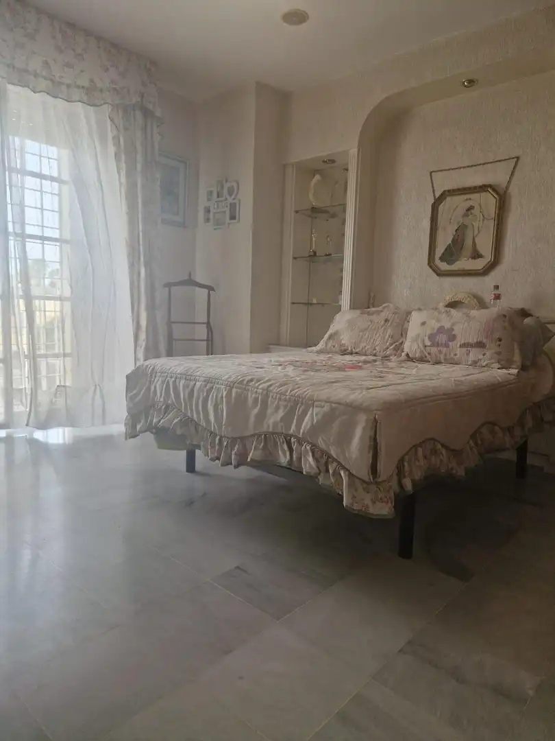 Dormitori de Casa adosada en venda en Jerez de la Frontera amb Aire condicionat, Calefacció i Terrassa