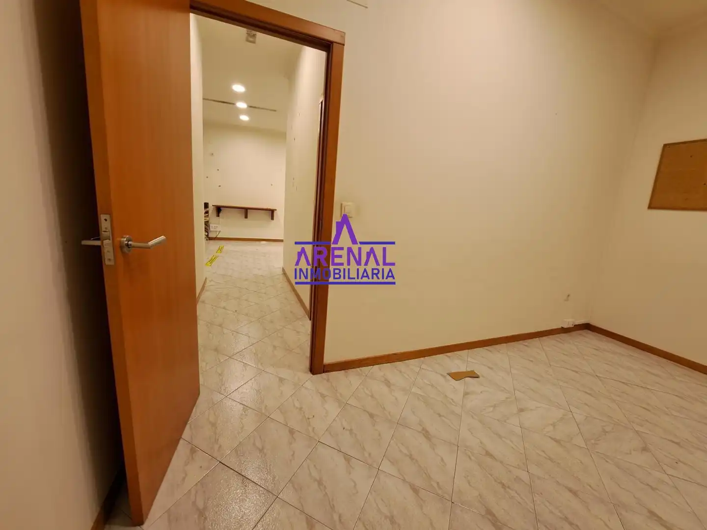 Oficina de alquiler en A Pobra do Caramiñal
