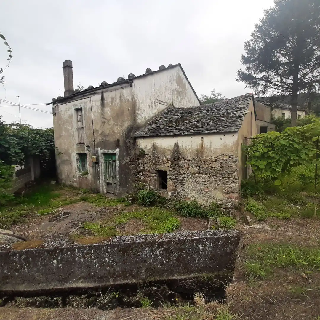 Casa rústica amb jardí en venda a CM TEIXEIRO-PARDIÑEIRAS 5