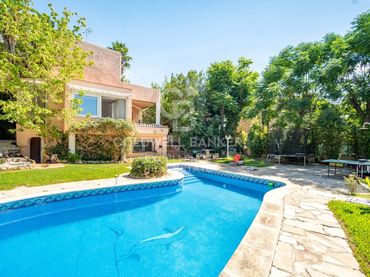 Casa con piscina in vendita a Urbanizacion Parque Monte Alcedo