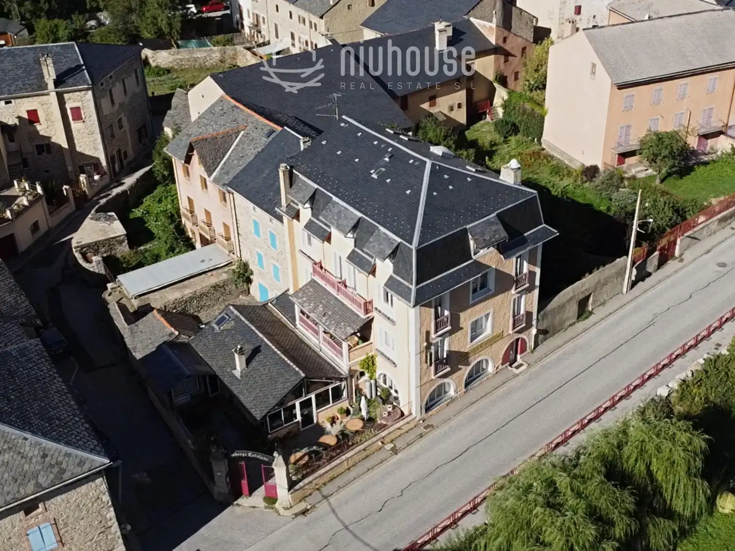 Hotel en venta en Latour - de - Carol