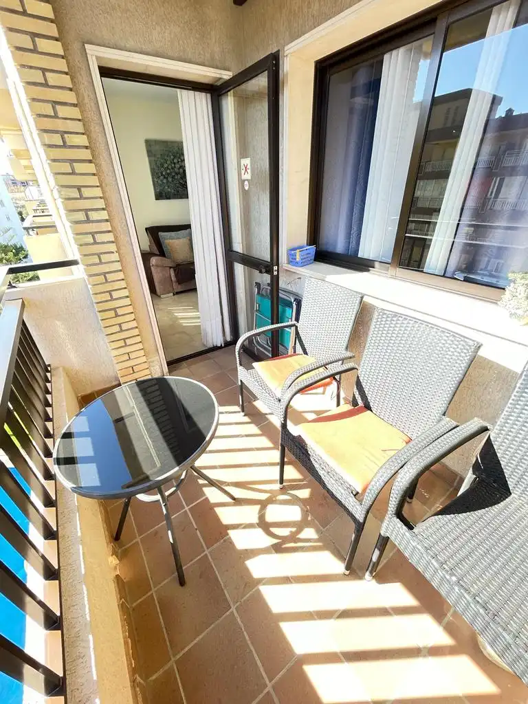 Appartement compact avec terrasse à louer à Paseo Marítimo Rey de España, imagen 3
