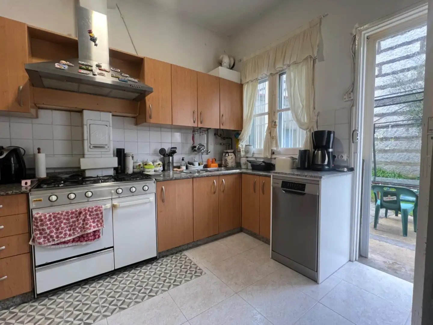 Cuina de Casa o xalet en venda en O Carballiño   amb Calefacció, Jardí privat i Terrassa