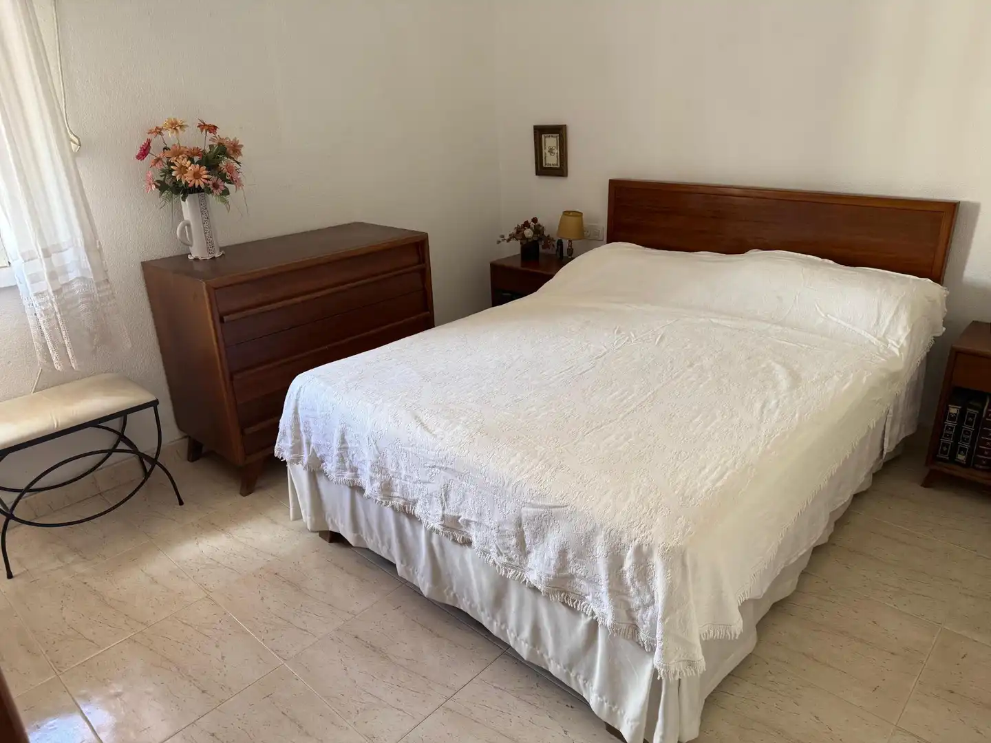Bedroom of Flat for sale in Córdoba  with Air Conditioner and Balcony