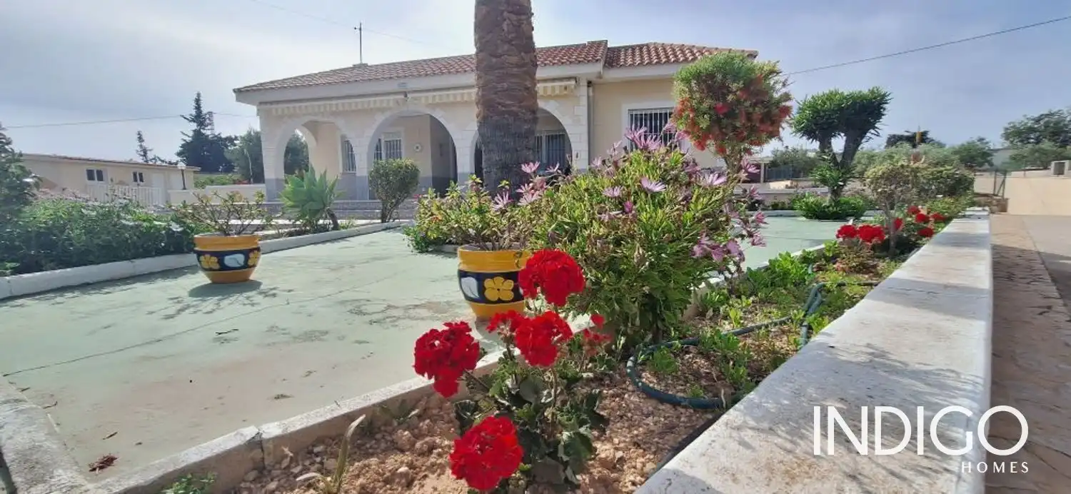 Vista exterior de Casa o chalet en venta en Elche / Elx con Aire acondicionado, Calefacción y Terraza