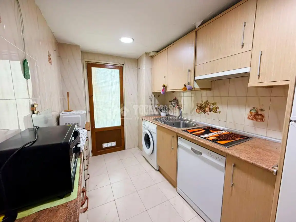 Kitchen of Flat for sale in Zaragoza  with Heating and Balcony