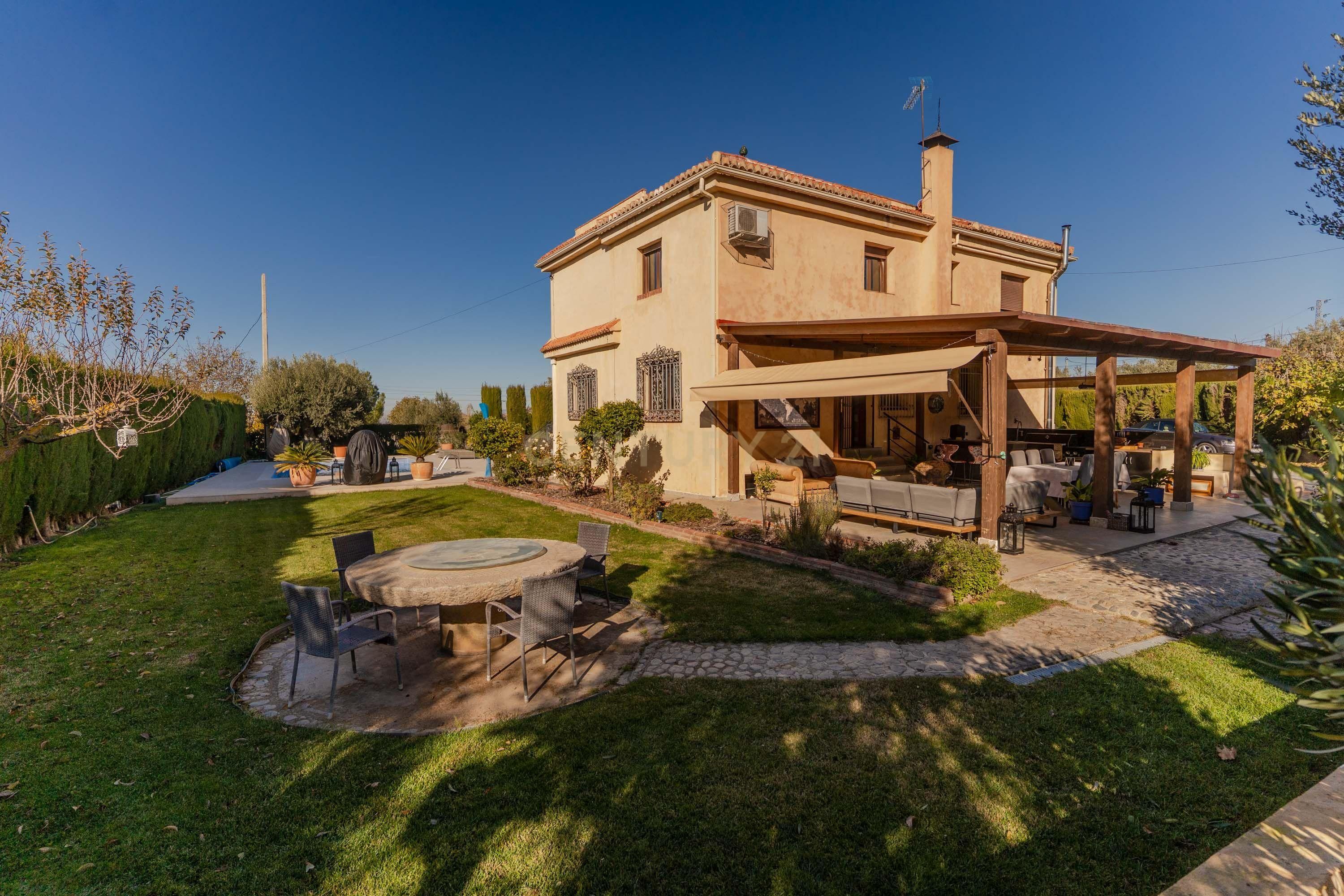 Garden of House or chalet for sale in Gójar  with Air Conditioner, Private garden and Storage room