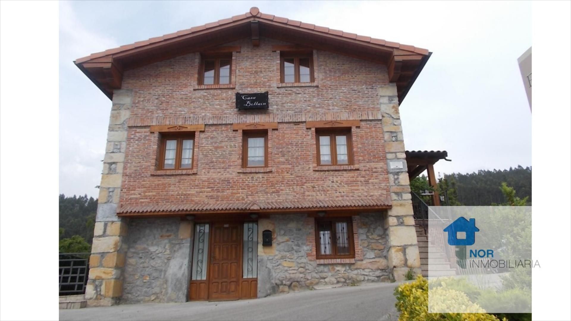 Vista exterior de Casa o xalet en venda en Rasines amb Terrassa