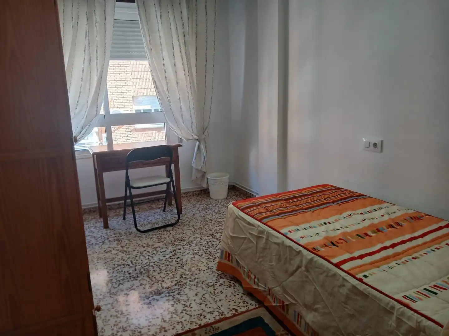 Schlafzimmer von Wohnung zur Miete in Cáceres mit Heizung, Terrasse und Möbliert