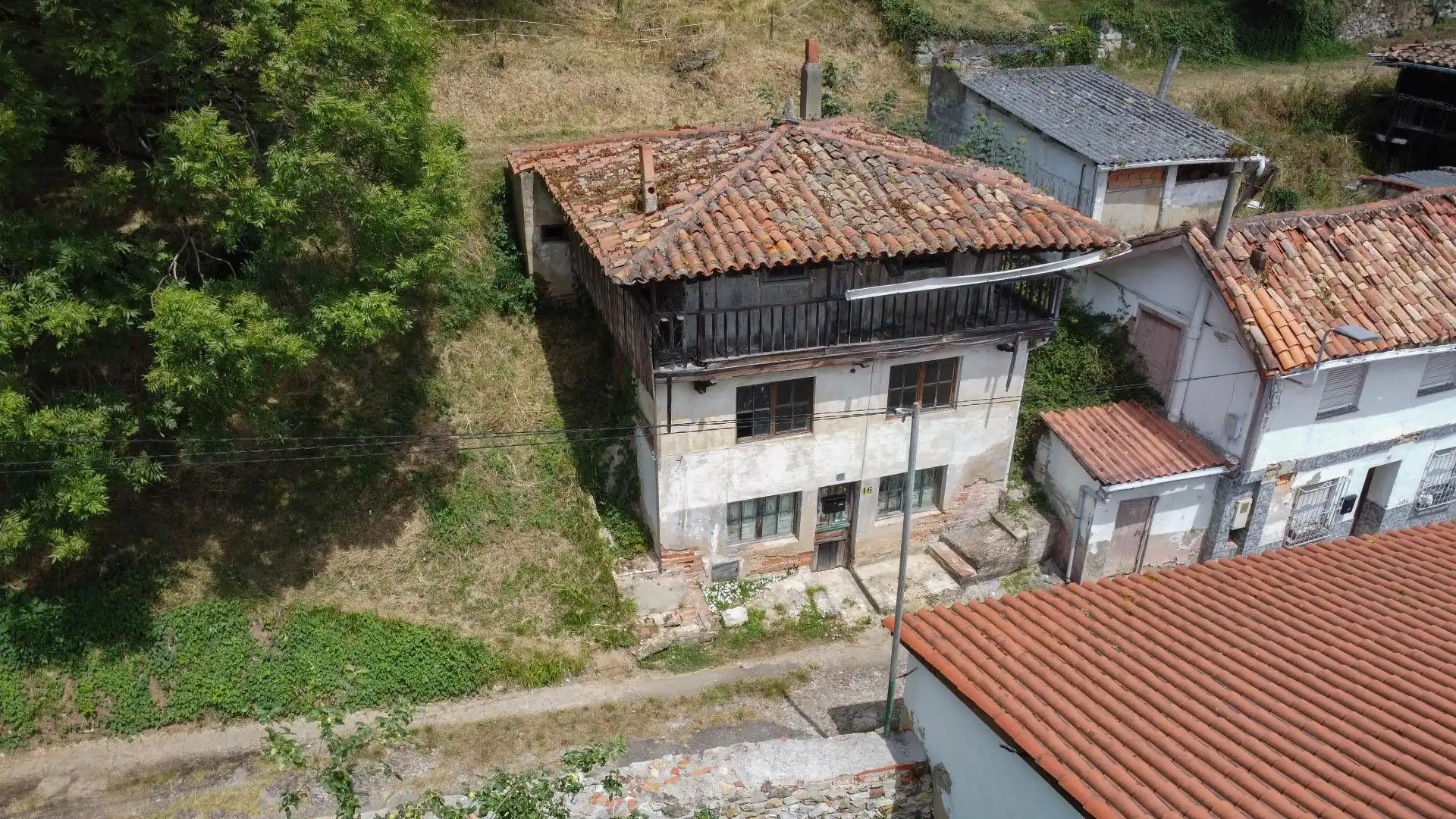 Außenansicht von Country house zum Verkauf in Oviedo 