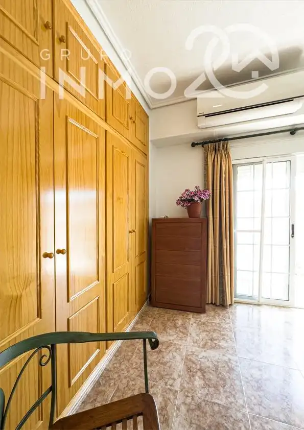 Habitación de Casa adosada en venta en Sueca con Aire acondicionado, Calefacción y Jardín privado