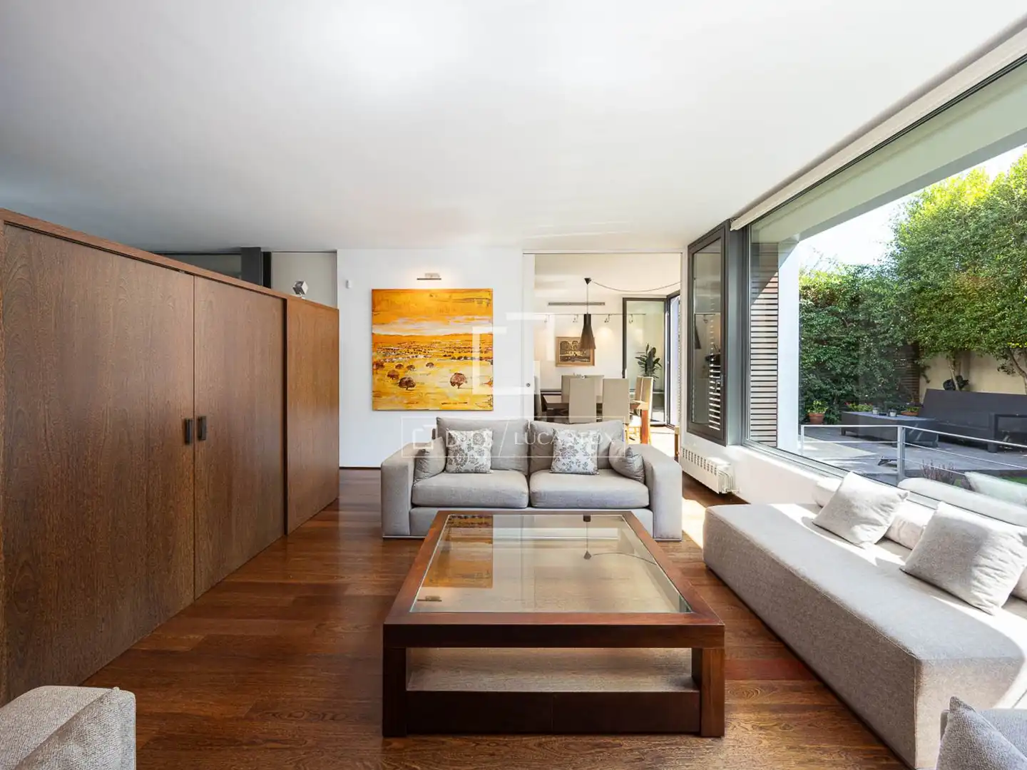 Sala d'estar de Casa o xalet en venda en Barcelona amb Aire condicionat, Calefacció i Jardí privat