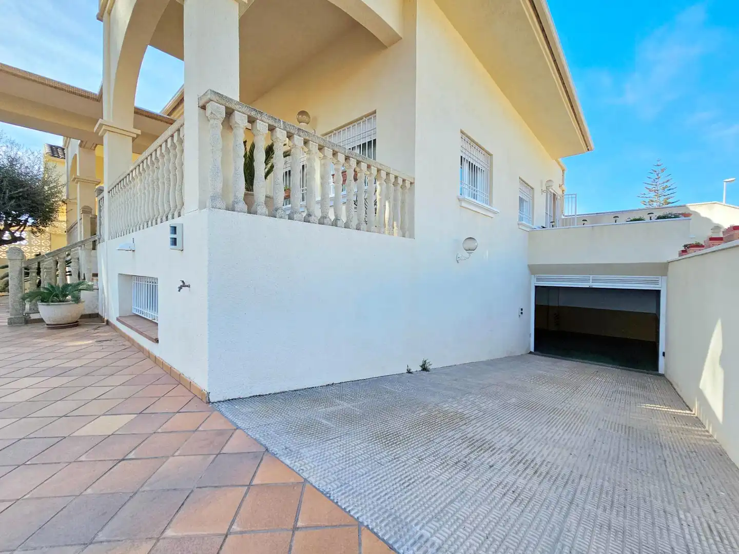Vista exterior de Casa o chalet en venta en Cartagena con Terraza y Amueblado