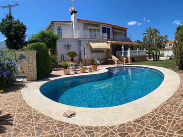 Maison avec piscine à vendre à Coloma