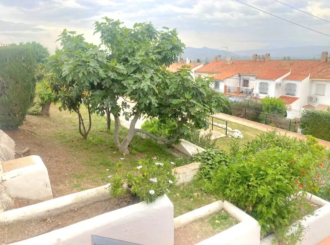 Jardí de Casa adosada en venda en Alhaurín de la Torre amb Aire condicionat, Terrassa i Traster