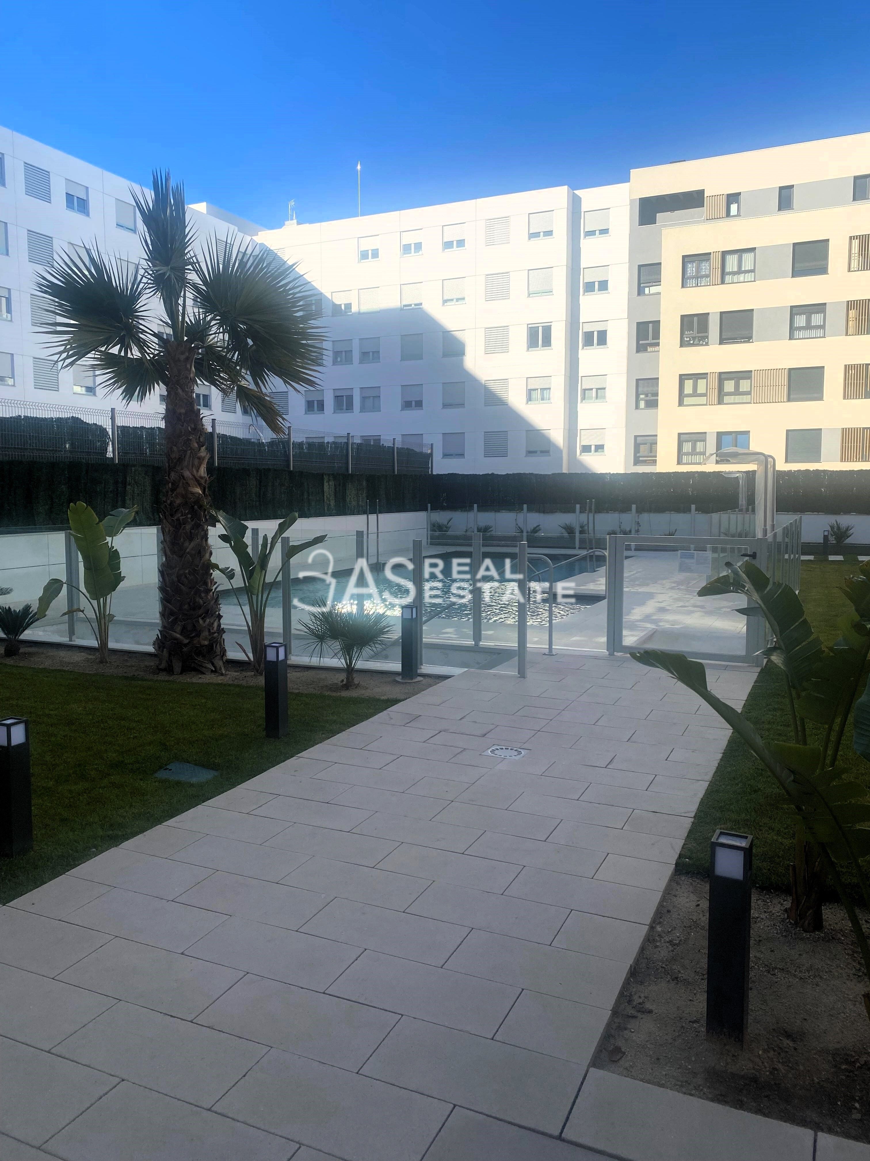 Flat for sale in  Madrid Capital  with Air Conditioner, Terrace and Swimming Pool