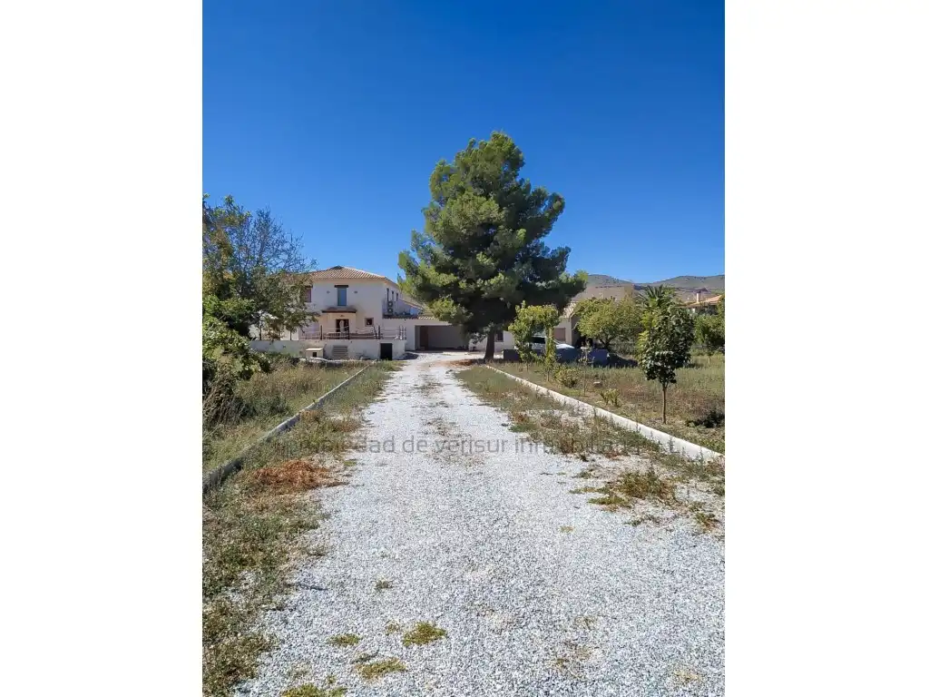 Country homes for sale in Baza