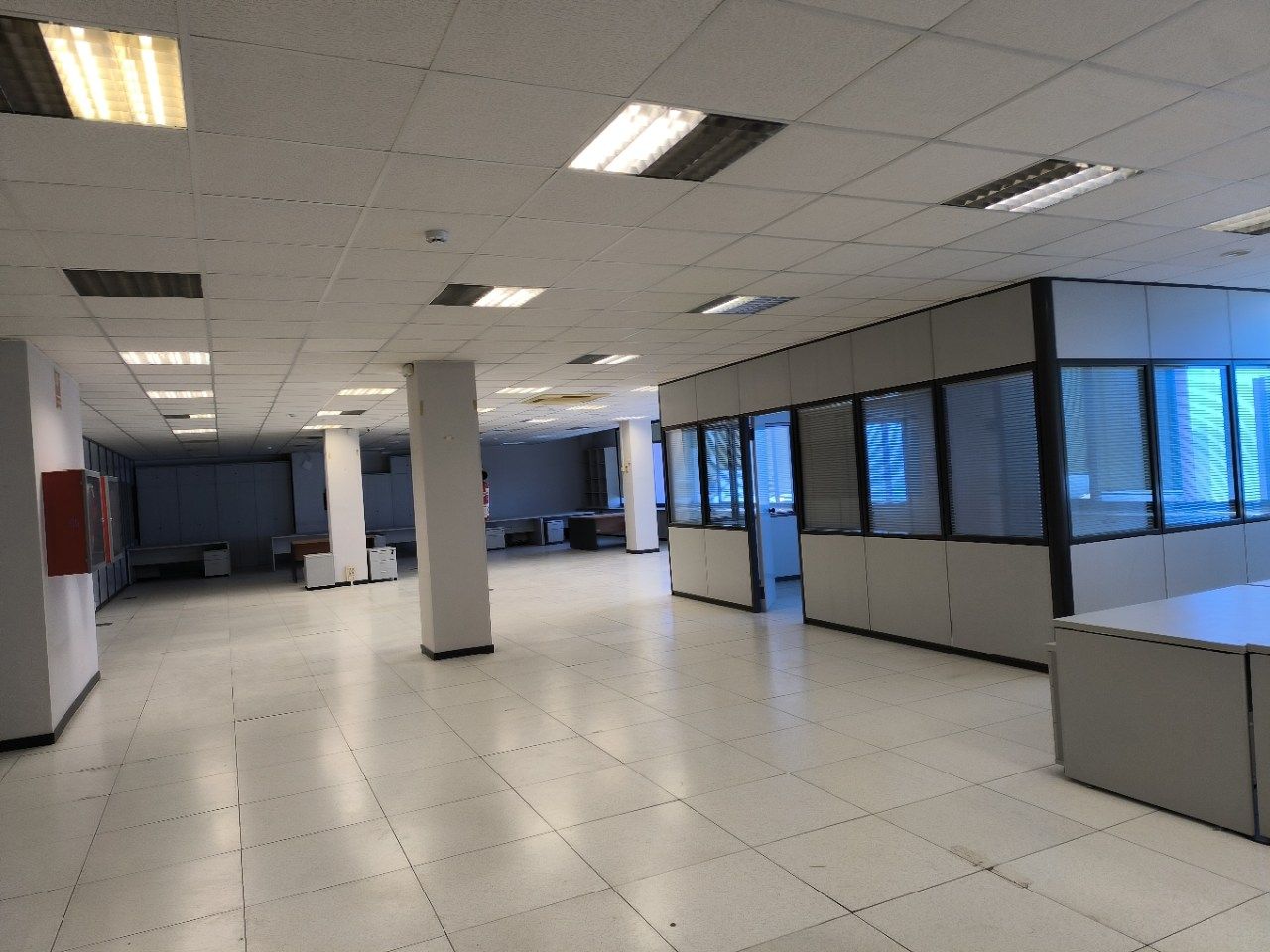 Industrial buildings for sale in POLIGONO ALMEDA, -1, Almeda - El Corte Inglés