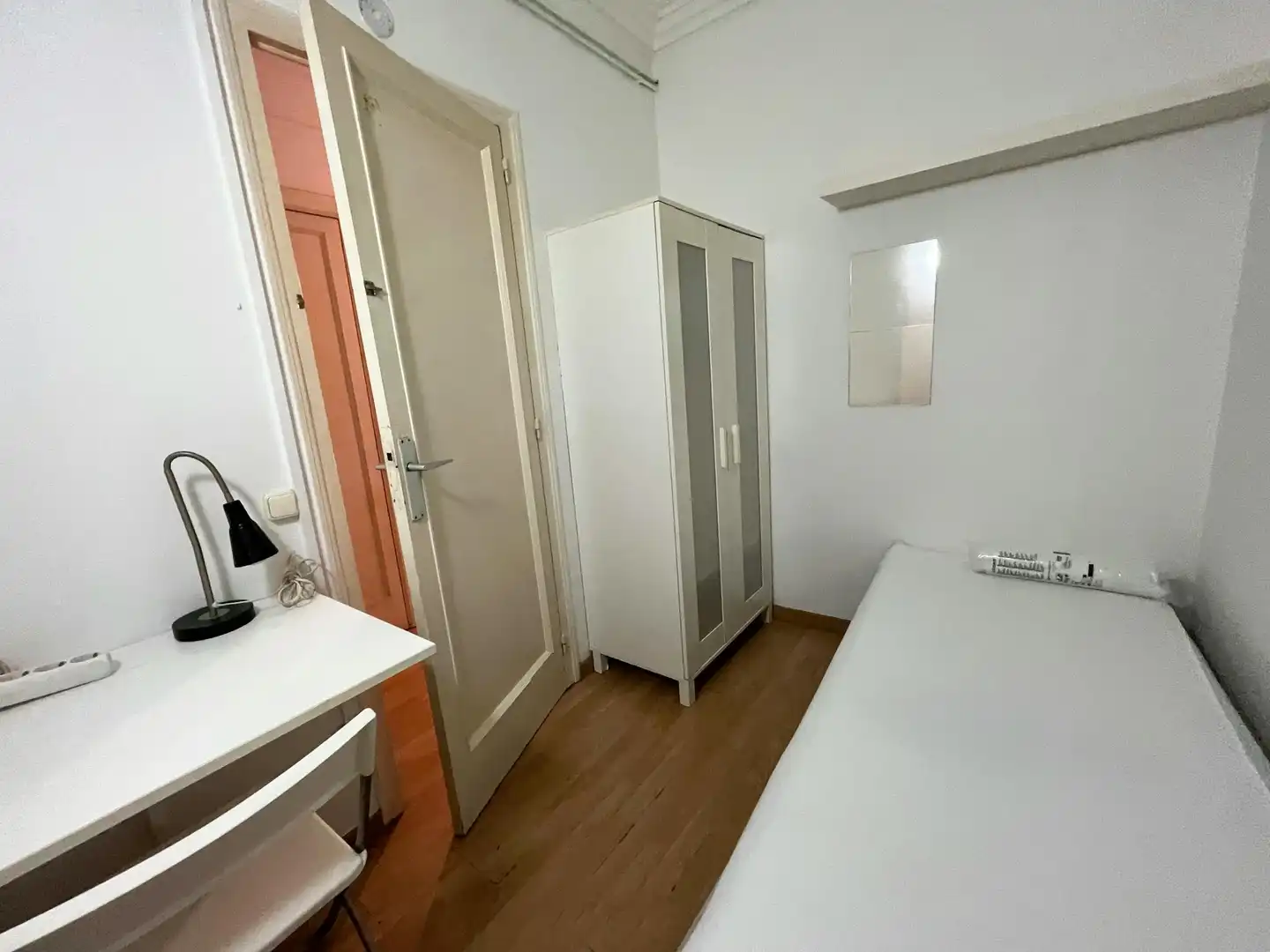 Schlafzimmer von Wohnung zur untervermieten in  Barcelona Capital mit Heizung, Möbliert und Waschmaschine