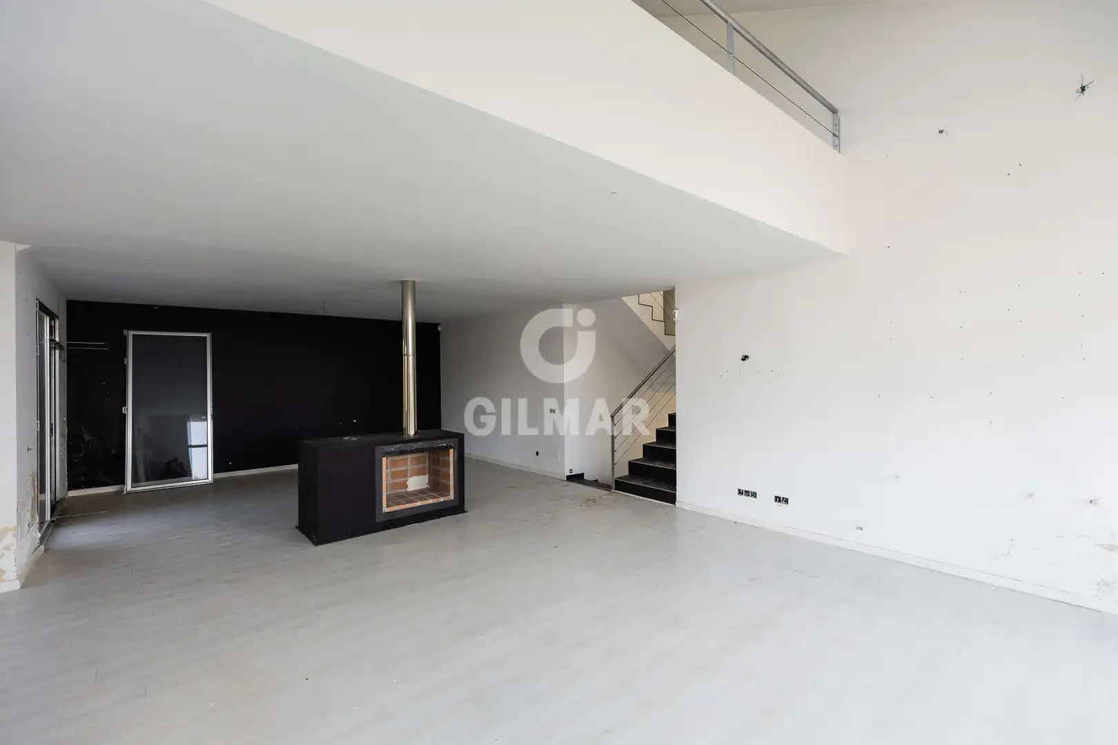 Sala de estar de Casa o chalet en venta en Becerril de la Sierra con Calefacción y Jardín privado