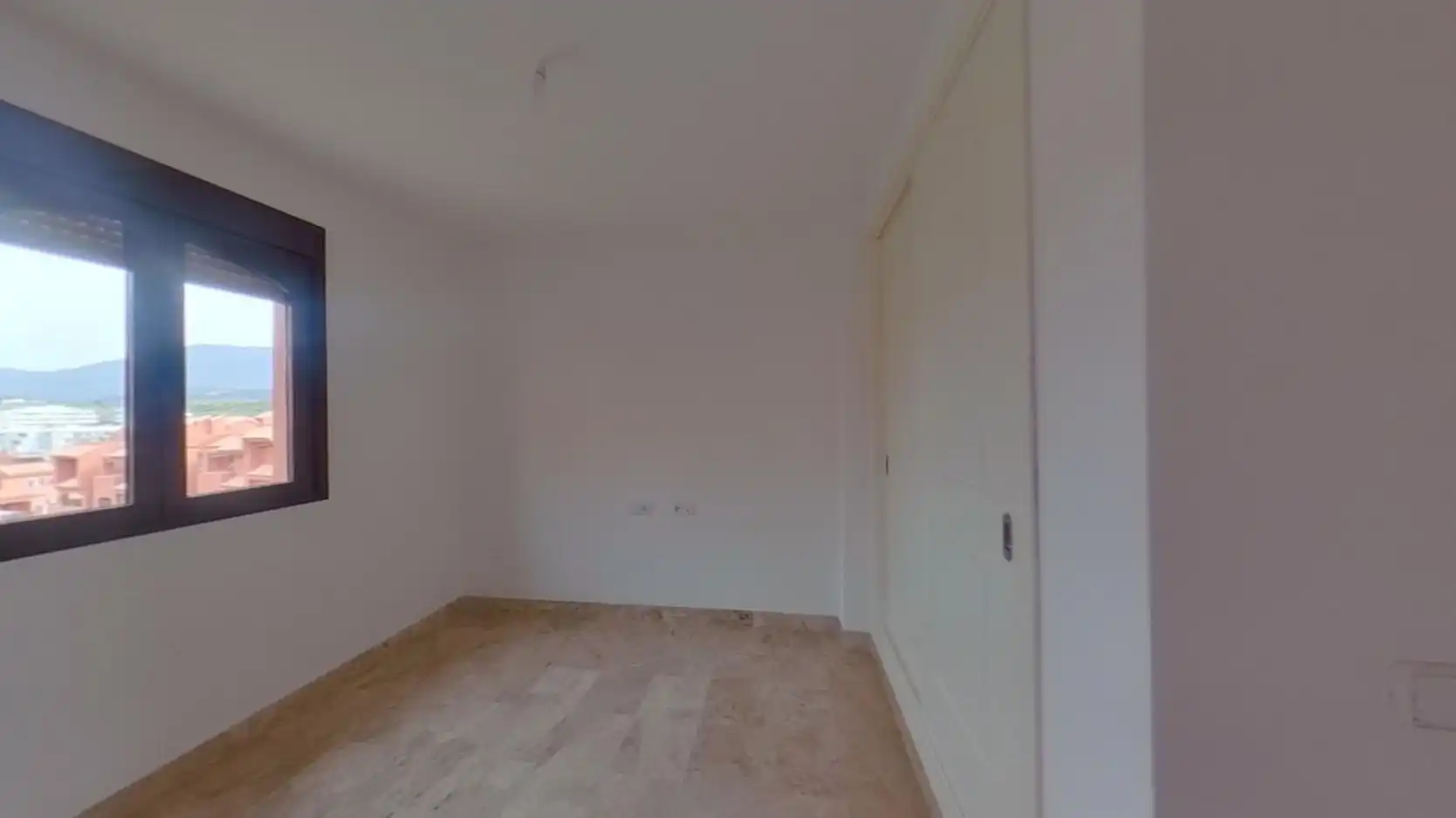 Habitación de Ático en venta en Estepona con Trastero y Piscina
