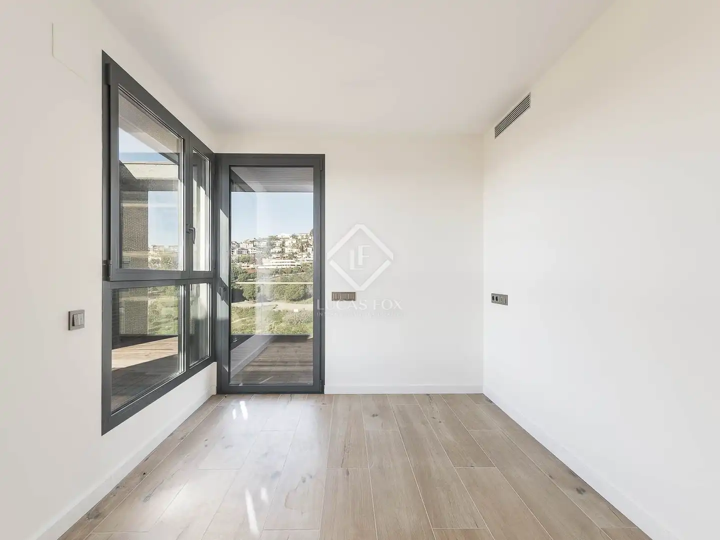 Dormitori de Àtic en venda en Esplugues de Llobregat amb Aire condicionat, Calefacció i Jardí privat