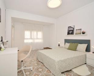 Bedroom of Flat to share in  Zaragoza Capital  with Heating, Terrace and Balcony