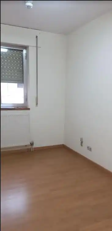 Habitación de Oficina de alquiler en Salamanca con Calefacción y Alarma