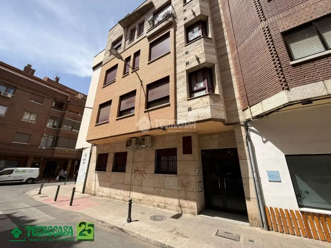 Vista exterior de Piso en venta en Ciudad Real con Calefacción y Trastero
