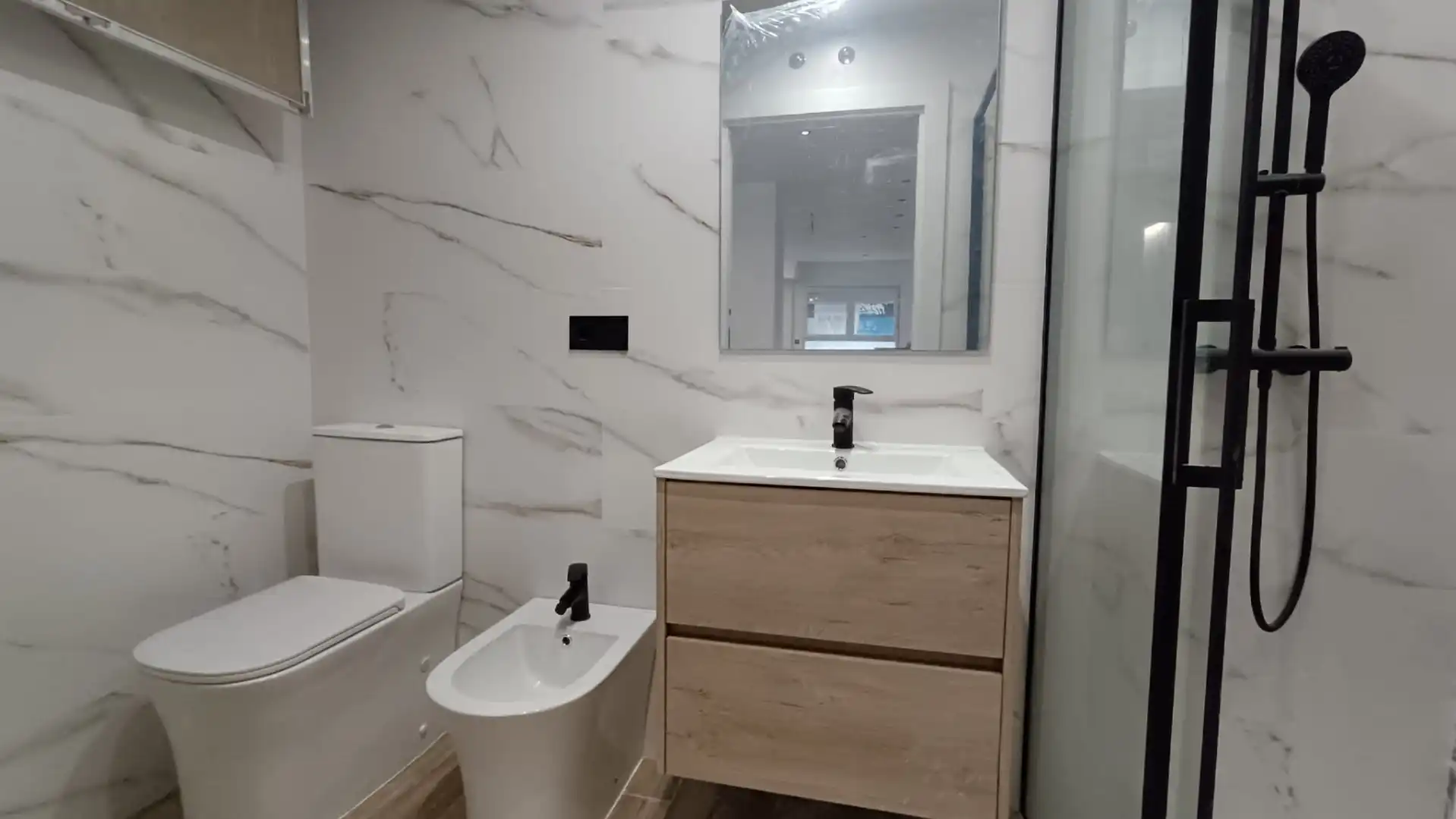 Baño de Apartamento en venta en Garrido