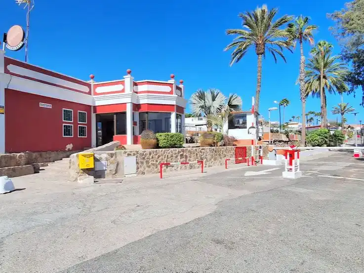 Pis en venda en San Bartolomé de Tirajana amb Piscina i Moblat