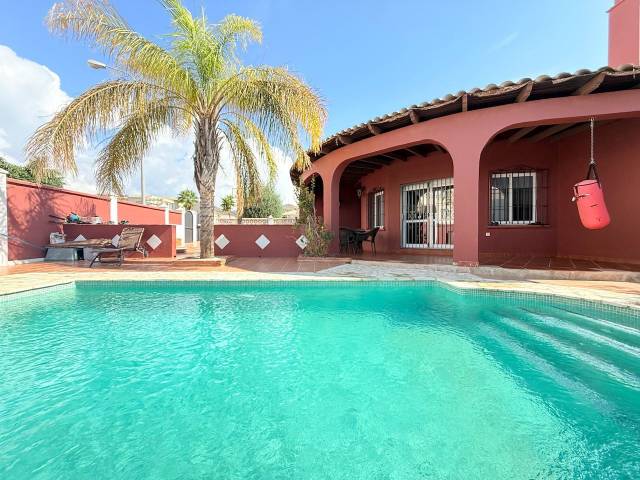 Casa-chalet en Venta en Torrox Park