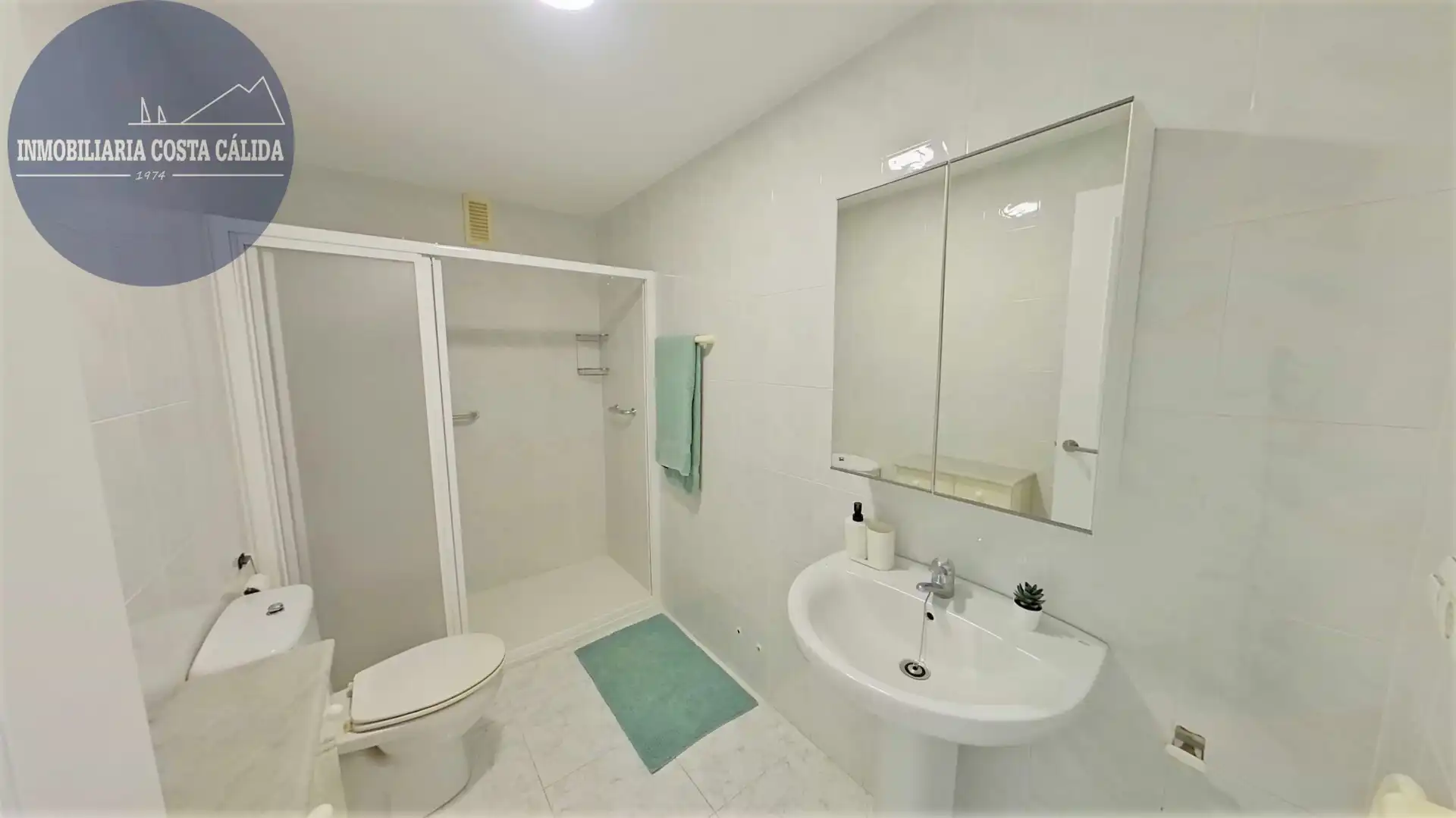 Baño de Piso en venta en Águilas con Amueblado, Horno y Microondas
