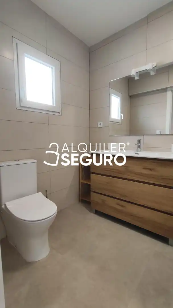 Wohnung zur Miete in Río Escalona , Penya - Roja - Avda. Francia