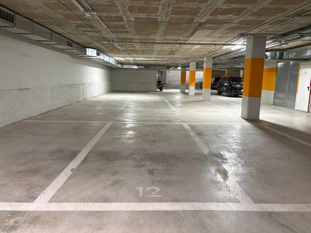 Garaje en Alquiler en Calle d'Ernest Lluch en El Rengle