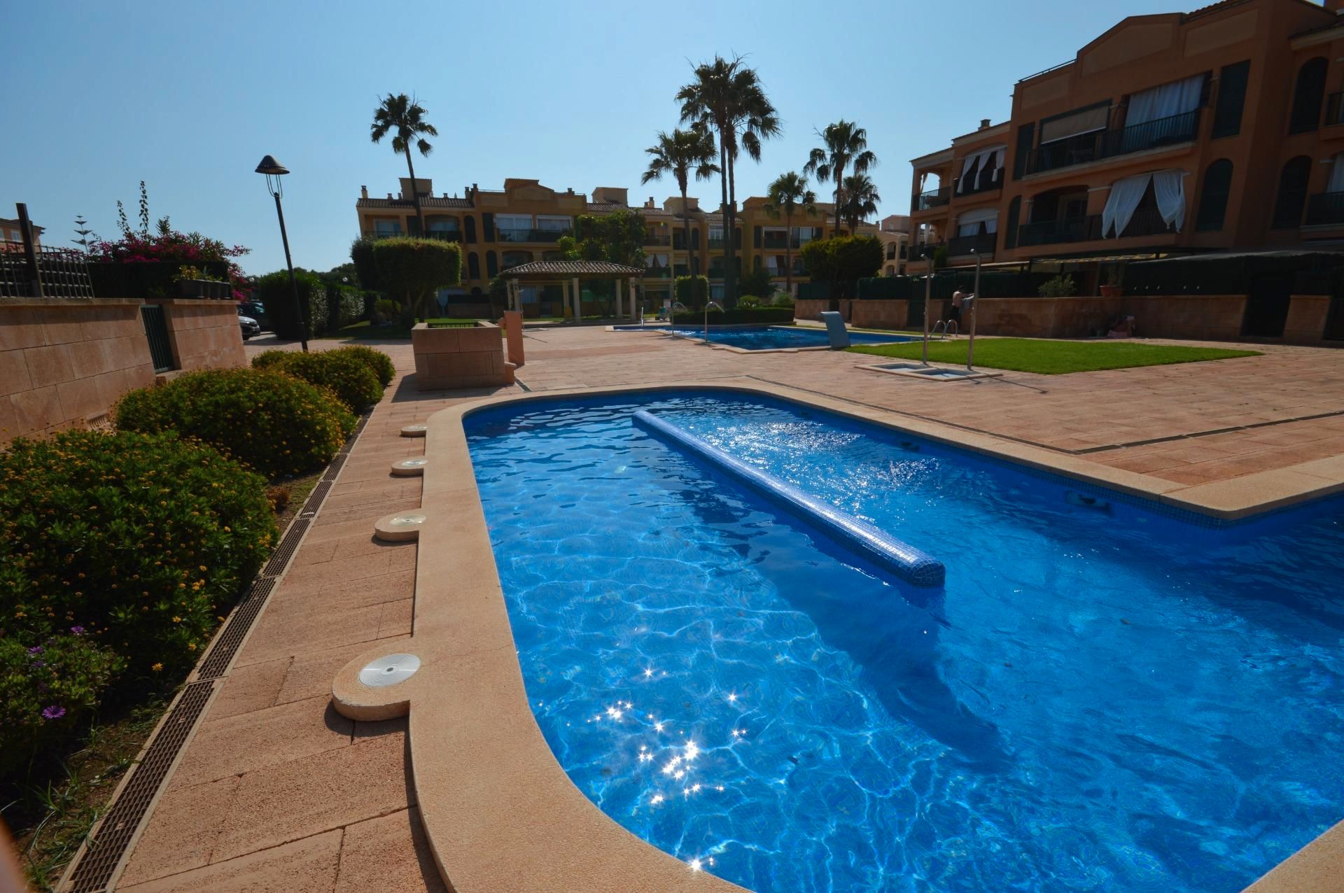 Piscina de Apartament en venda en Llucmajor amb Aire condicionat, Terrassa i Piscina comunitària