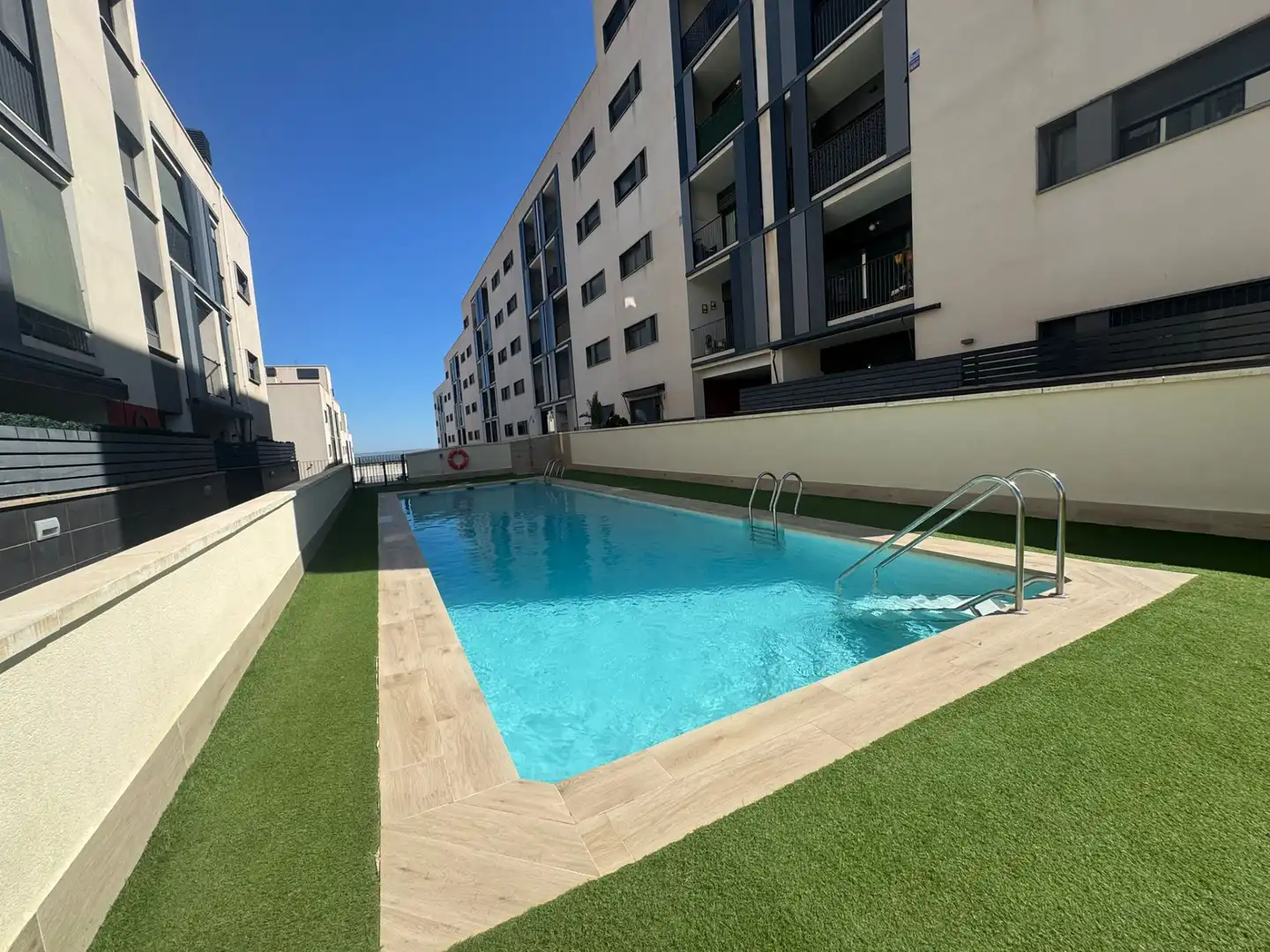 Swimming pool of Flat for rent in Crevillent  with Air Conditioner and Furnished