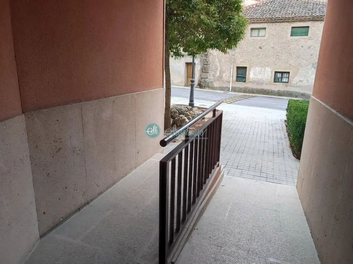 Exterior view of Flat for sale in Palazuelos de Eresma  with Heating, Storage room and Community pool