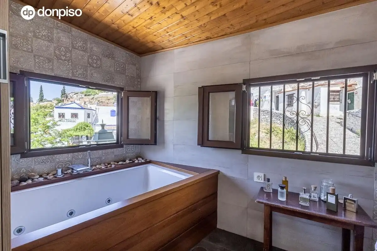 Bany de Casa o xalet en venda en Albaicín