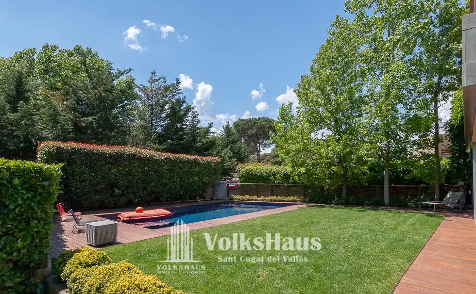 Schwimmbecken von Haus oder Chalet zum Verkauf in Sant Cugat del Vallès mit Klimaanlage, Heizung und Privatgarten