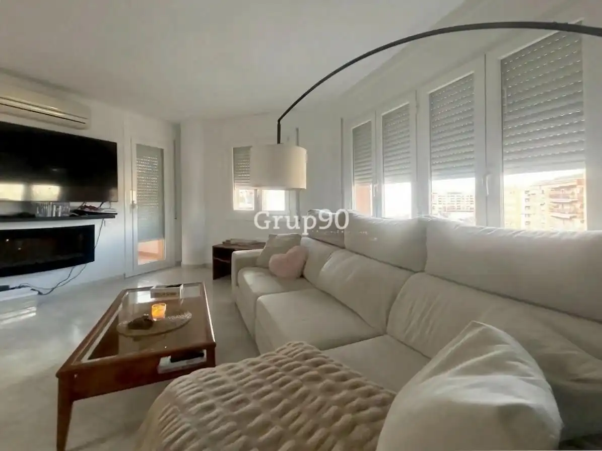 Living room of Flat for sale in Lleida  with Air Conditioner, Heating and Balcony