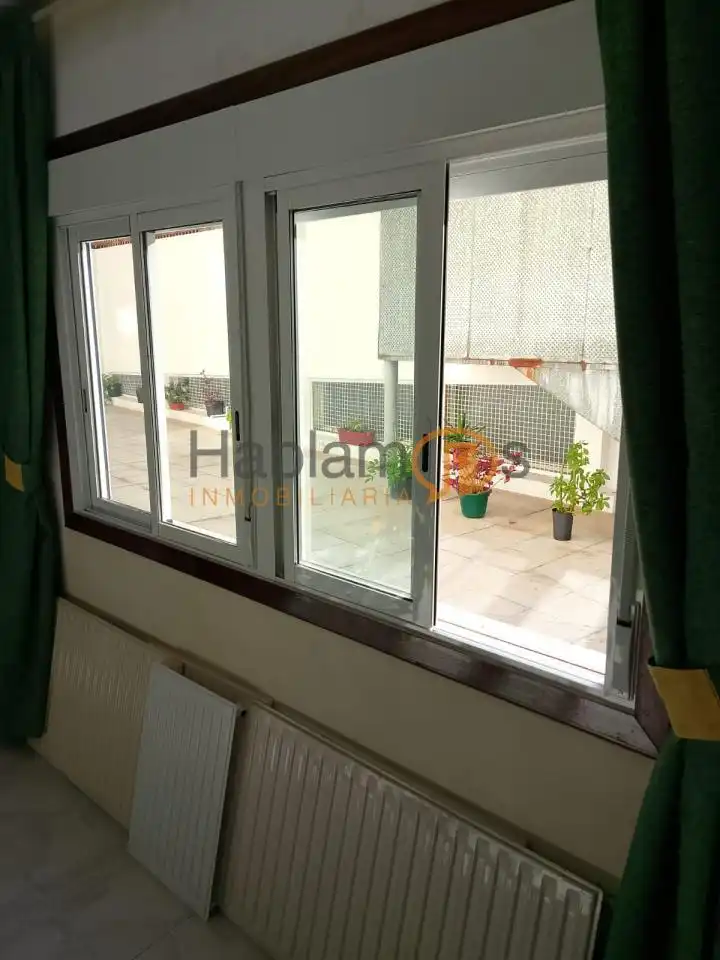 Terrassa de Loft en venda en Vigo  amb Calefacció, Terrassa i Moblat