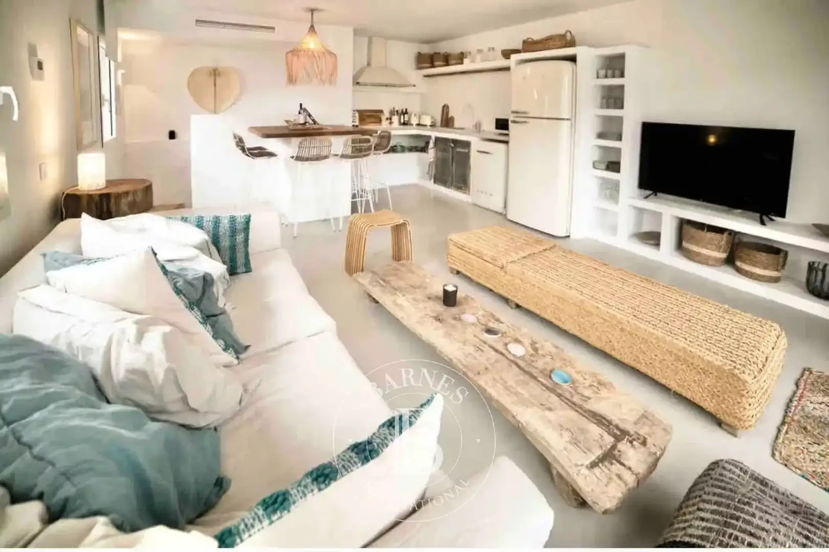 Sala d'estar de Finca rústica en venda en L'Escala amb Aire condicionat, Calefacció i Moblat