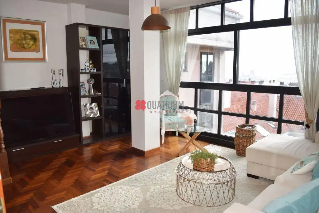 Duplex con ascensore in vendita a Simón Bolivar