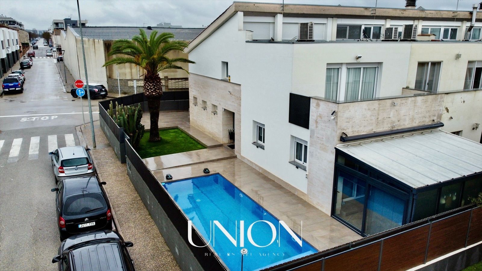 Piscina de Casa adosada en venda en Vilablareix amb Aire condicionat, Calefacció i Jardí privat