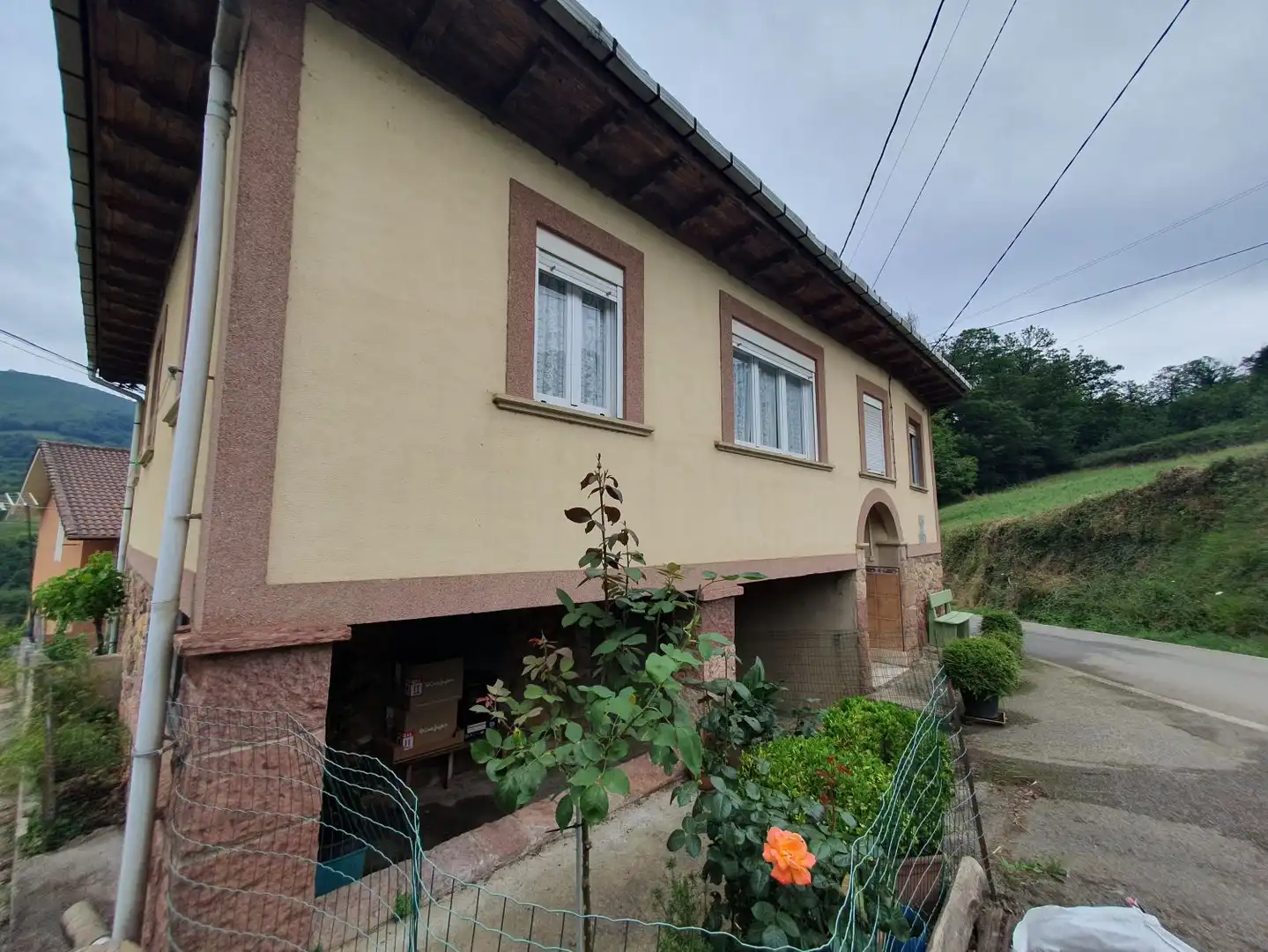 Casa con terraza en venta en Belmonte de Miranda, imagen 5