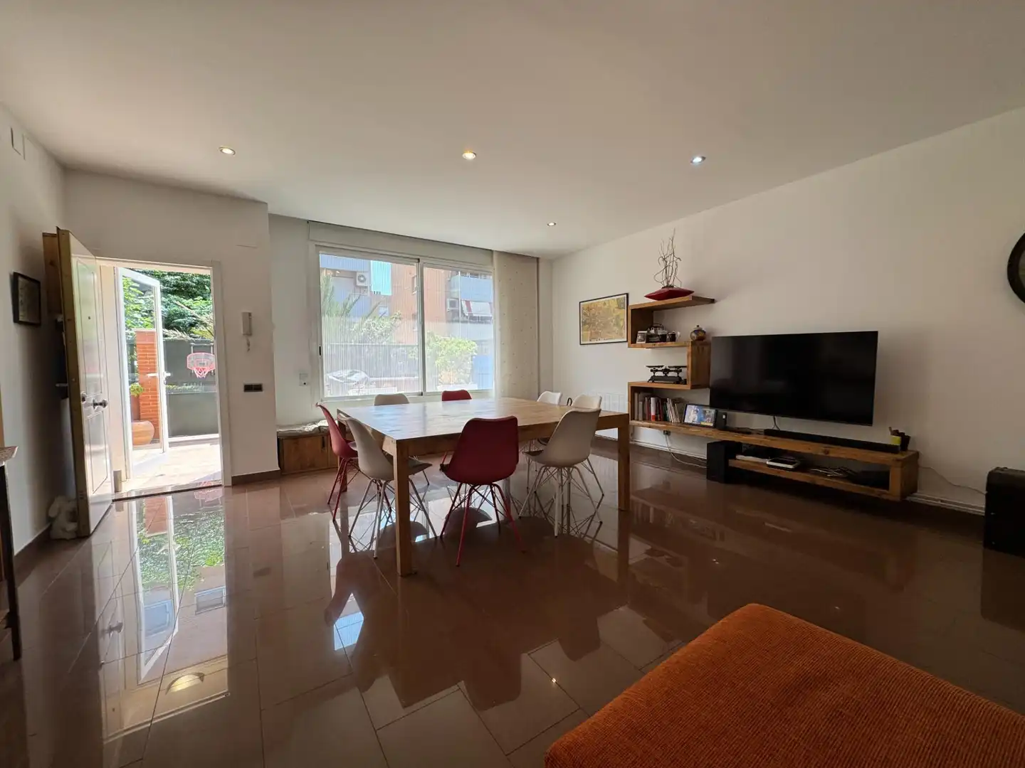 Comedor de Casa adosada en venta en Gavà con Aire acondicionado, Calefacción y Jardín privado