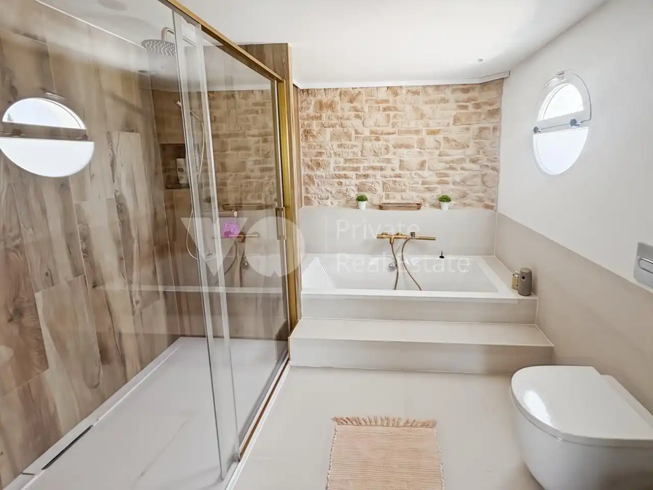 Bathroom of Houses for sale in Boadilla del Monte  with Air Conditioner, Heating and Private garden