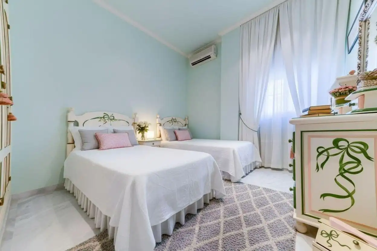 Bedroom of Houses for sale in Espartinas  with Air Conditioner, Private garden and Terrace